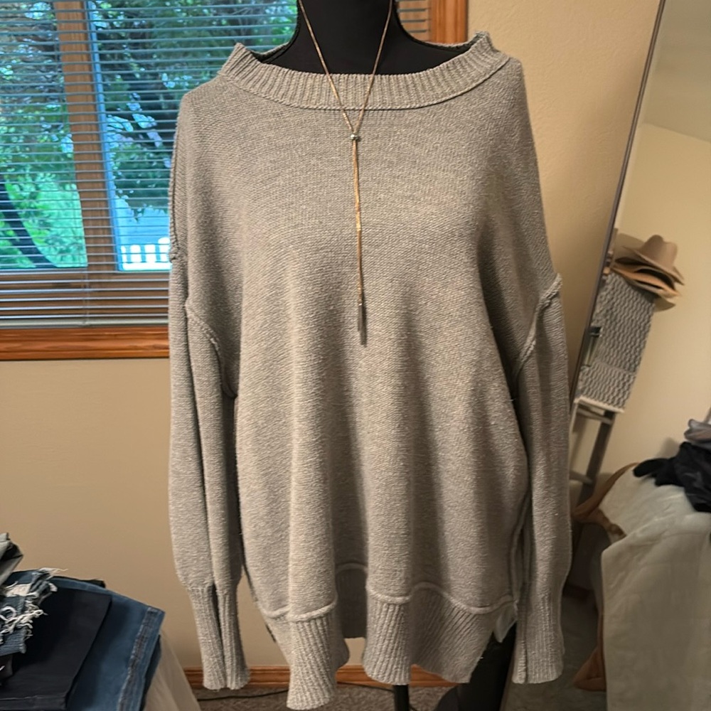 Women’s boxy style oversizeded sweater
